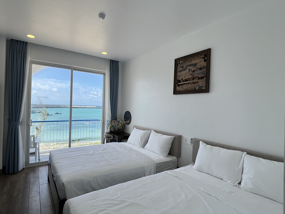 Phòng đôi view trực diện biển có ban công